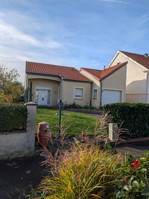 Maison - 90 m² - 5 pièces