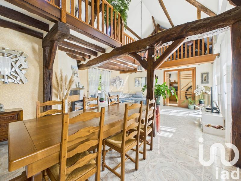 Maison - 360 m² - 13 pièces