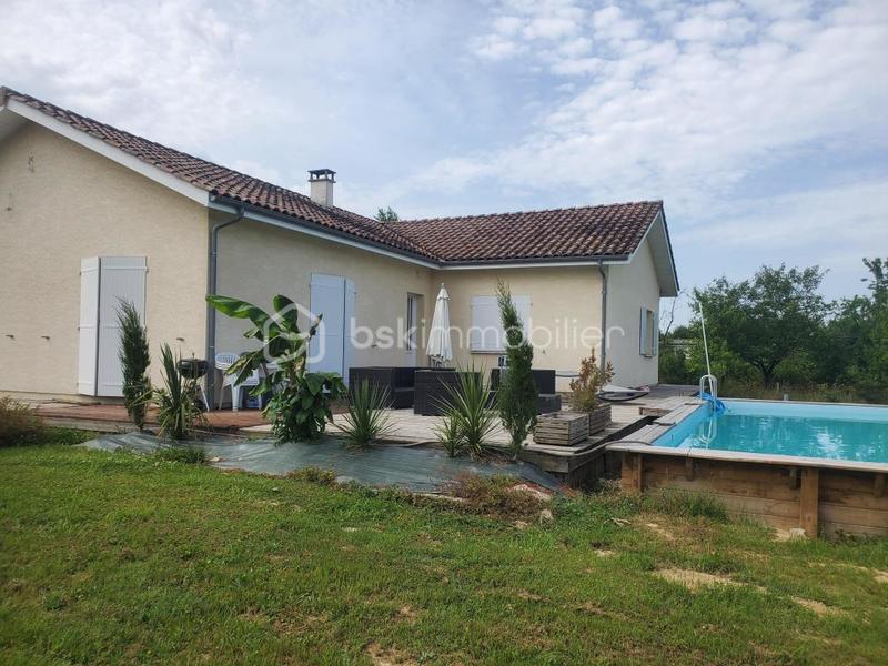 Maison - 138 m² - 5 pièces