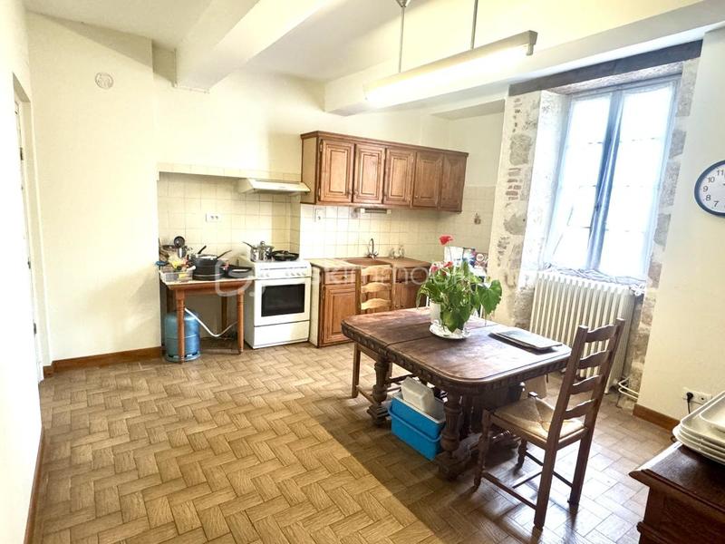 Maison ancienne - 202 m² - 9 pièces