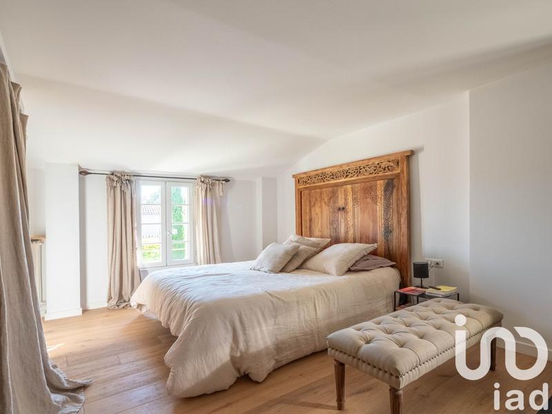 Maison - 240 m² - 7 pièces