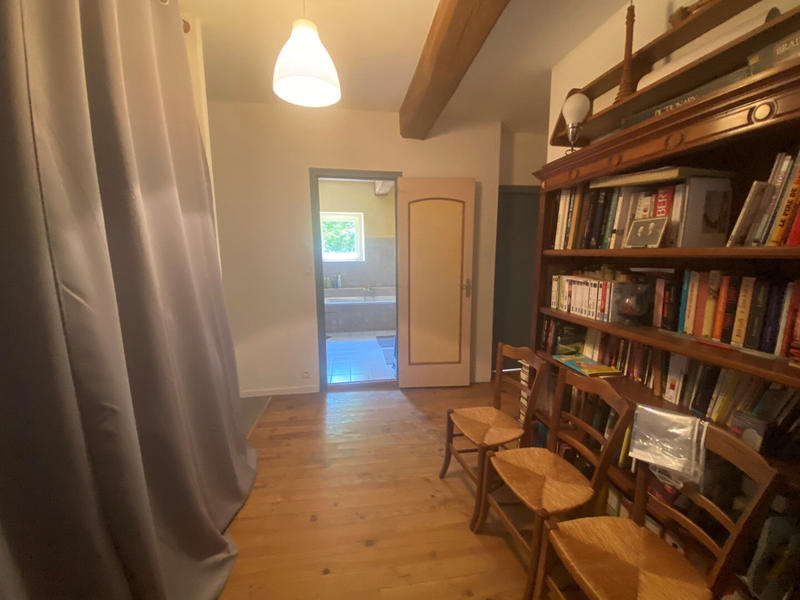 Maison - 240 m² - 10 pièces