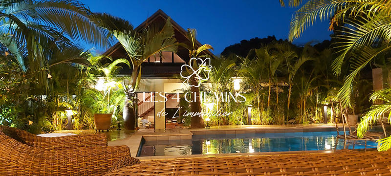 Villa - 220 m² - 6 pièces