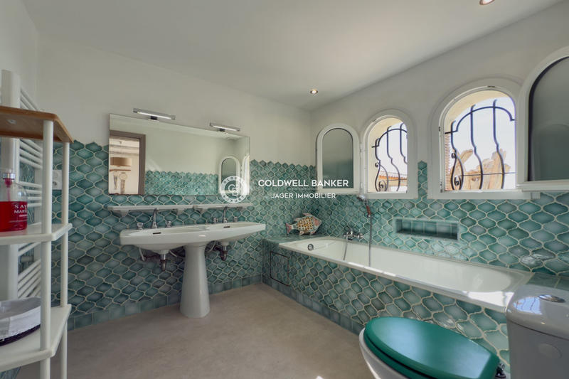 Maison - 298 m² - 7 pièces