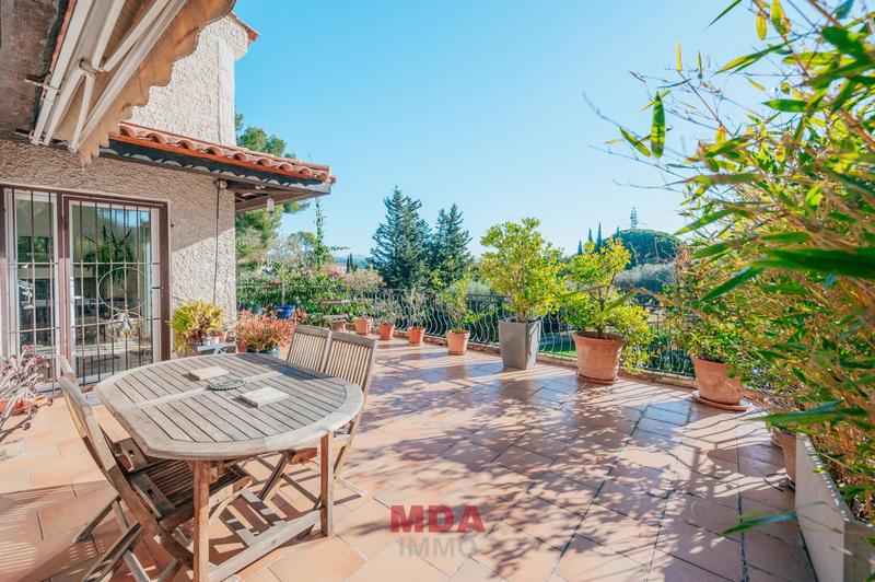 Appartement - 130 m² - 4 pièces