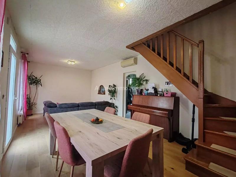 Maison - 90 m² - 5 pièces