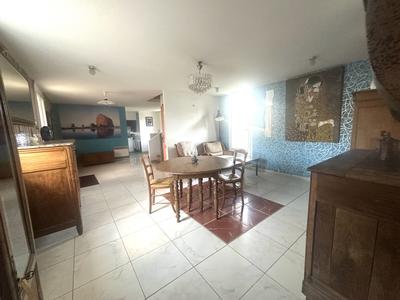 Maison - 93 m² - 4 pièces