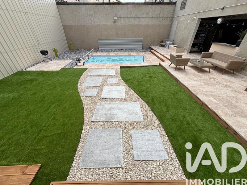 Maison - 309 m² - 11 pièces