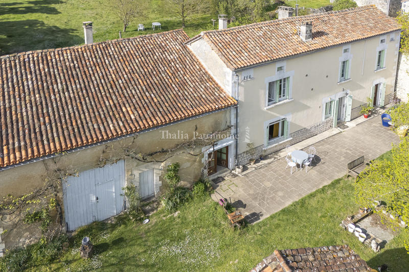 Maison de village - 215 m² - 9 pièces