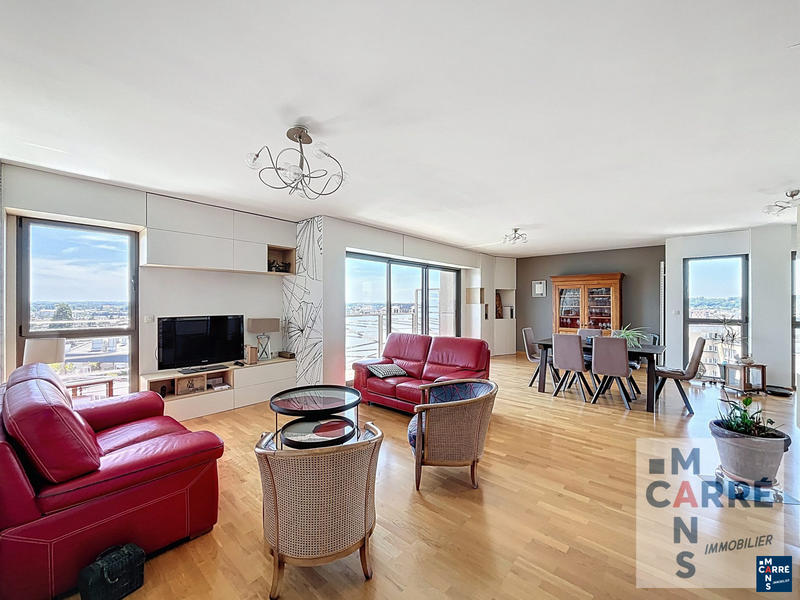 Appartement - 152 m² - 5 pièces