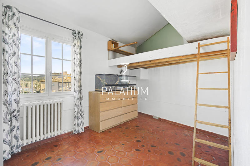 Appartement - 169 m² - 9 pièces