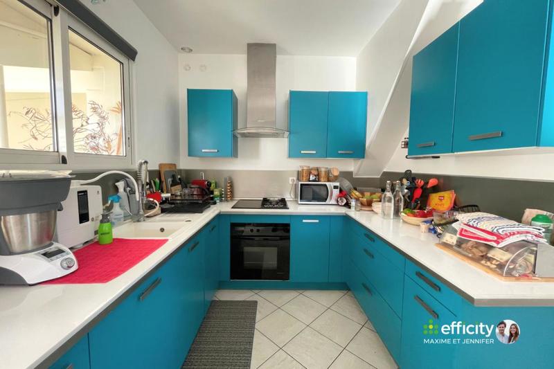 Maison - 260 m² - 7 pièces