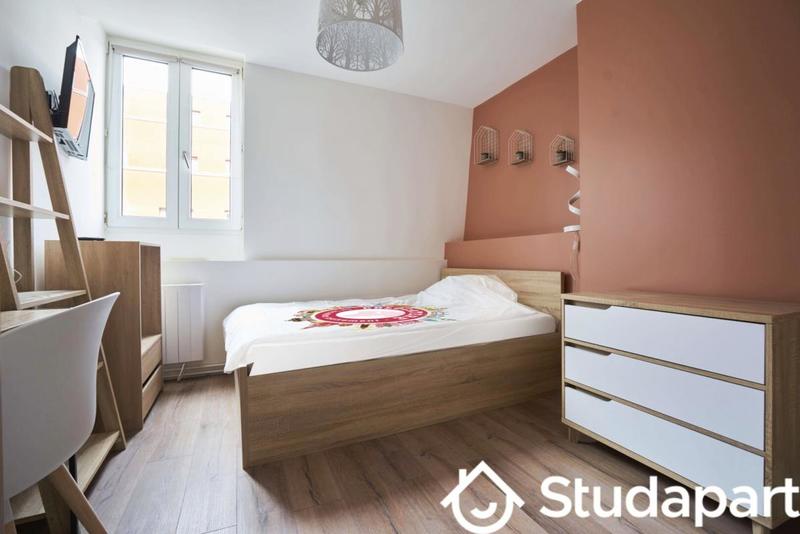 Chambre - 11 m² - 1 pièce