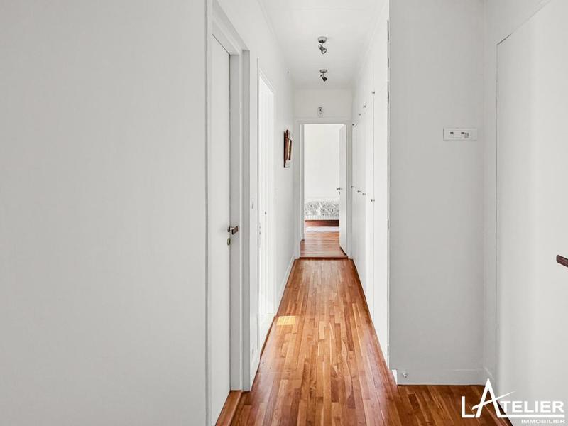 Maison - 209 m² - 8 pièces