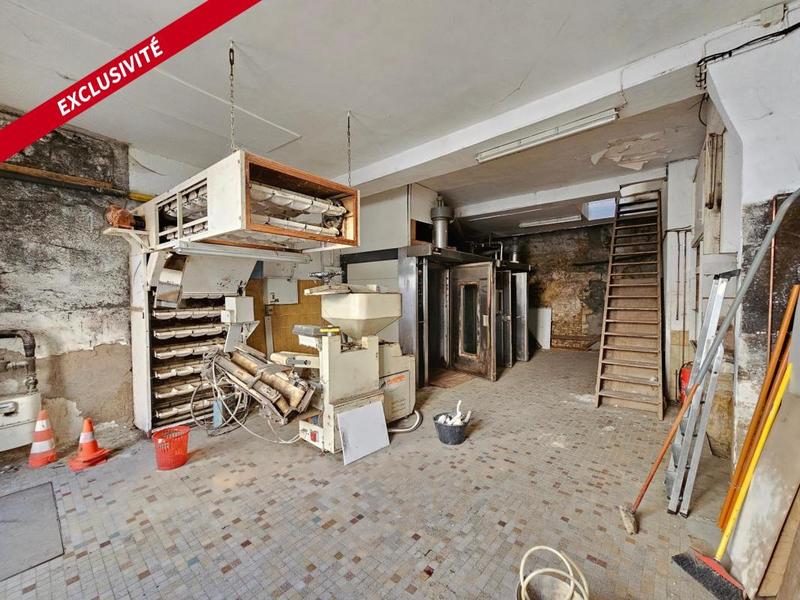 Maison - 260 m² - 11 pièces