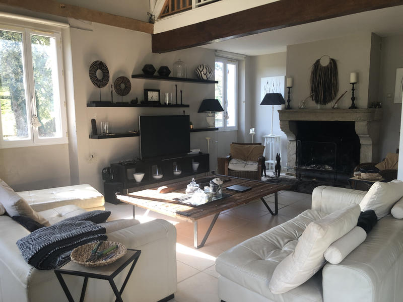 Propriété - 280 m² - 6 pièces