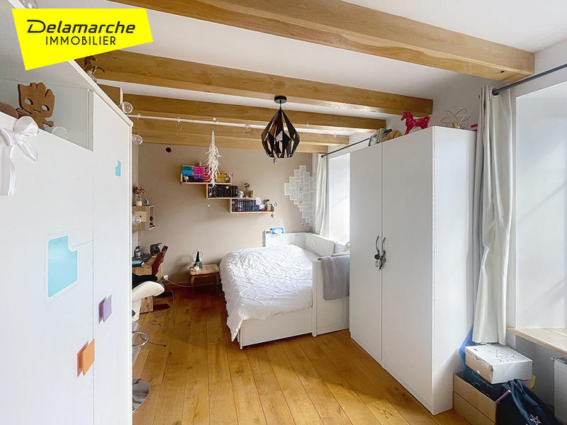 Maison - 233 m² - 7 pièces