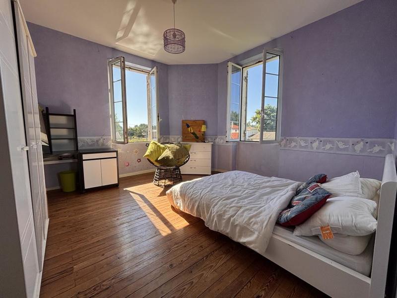 Maison - 218 m² - 7 pièces