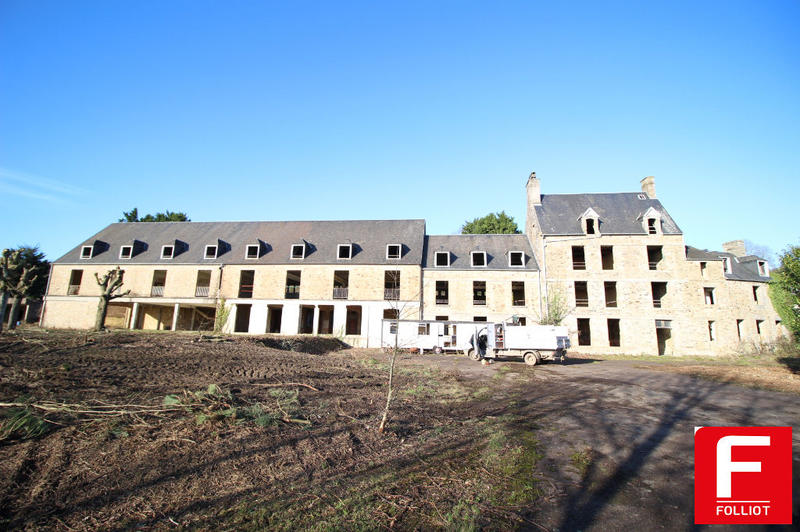 Immeuble - 2 600 m² - 15 pièces