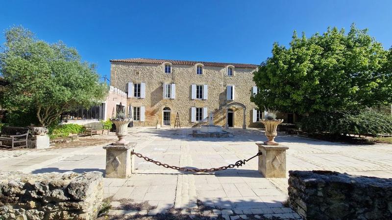 Demeure - 1 000 m² - 20 pièces