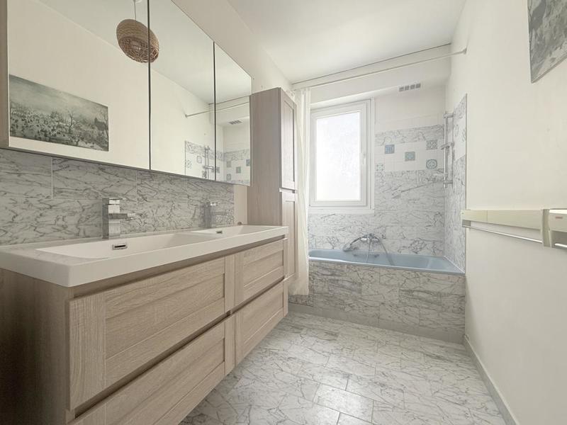 Appartement - 75 m² - 3 pièces