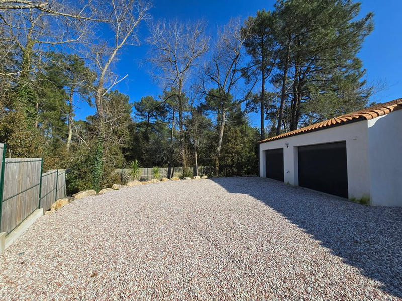 Villa - 345 m² - 8 pièces