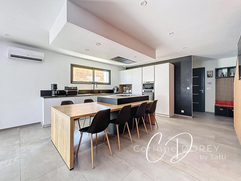 Maison - 148 m² - 5 pièces