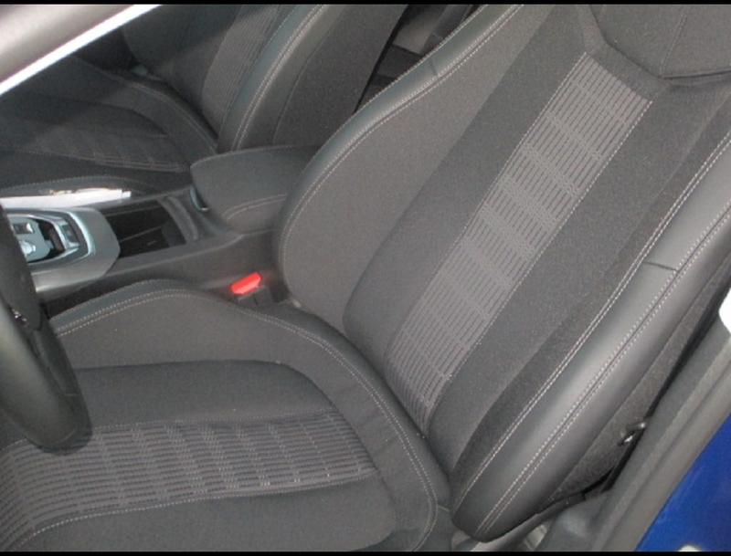 Peugeot 308 II Ptech 130 Eat8 Allure