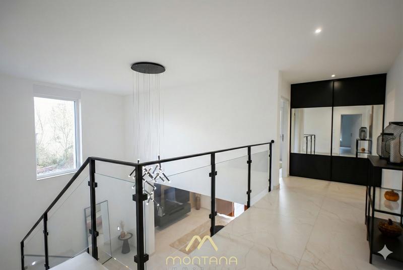 Villa - 200 m² - 6 pièces