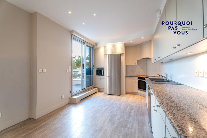 Appartement - 200 m² - 6 pièces