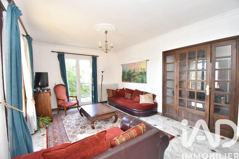 Maison - 195 m² - 10 pièces