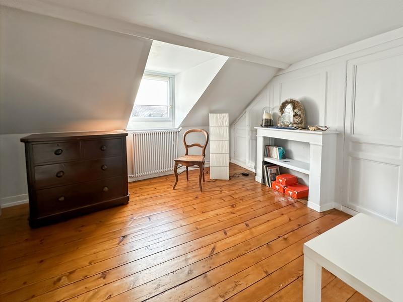 Maison - 98 m² - 8 pièces