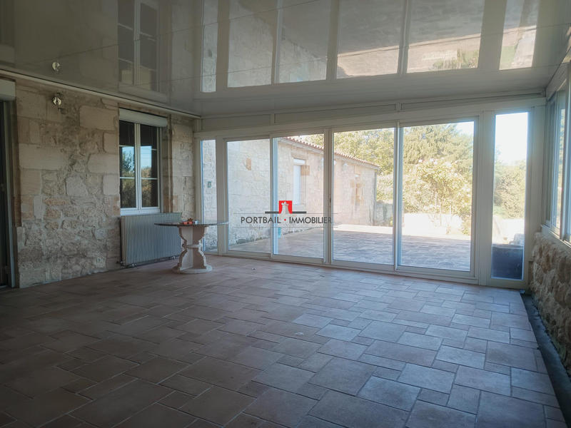 Maison - 215 m² - 5 pièces