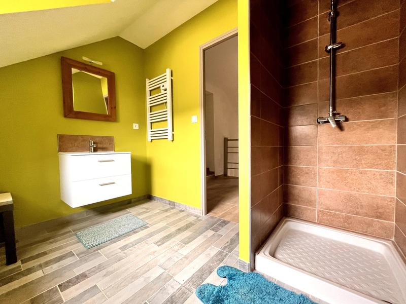 Maison - 222 m² - 8 pièces