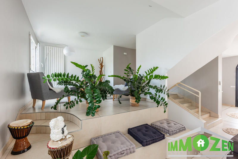 Maison - 165 m² - 8 pièces