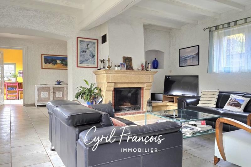 Maison - 210 m² - 8 pièces