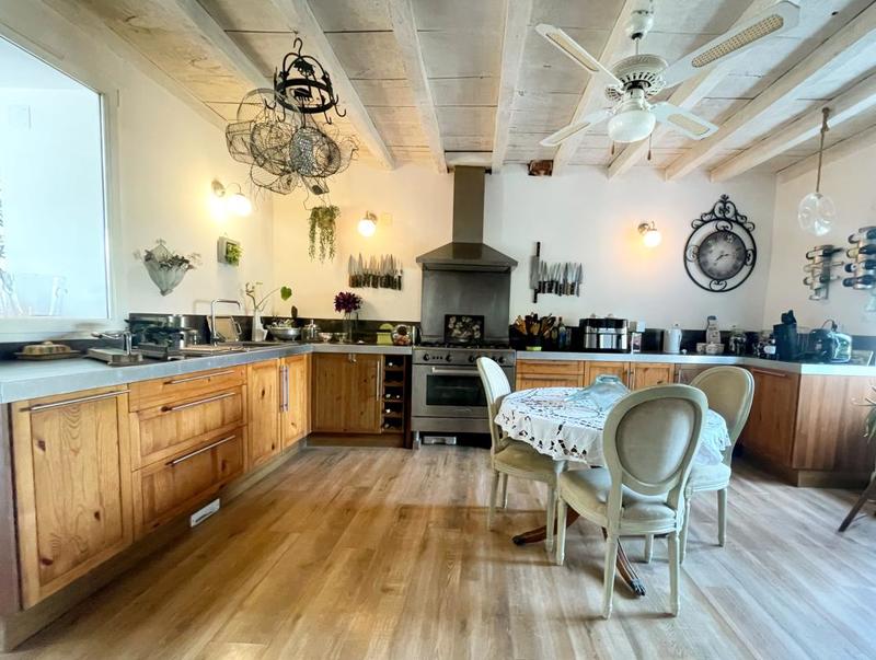 Maison - 186 m² - 6 pièces