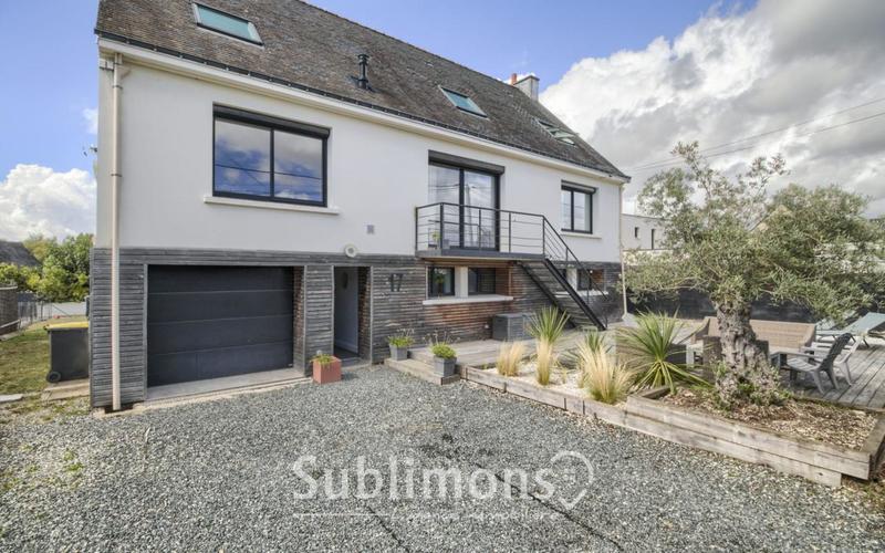 Maison - 235 m² - 9 pièces