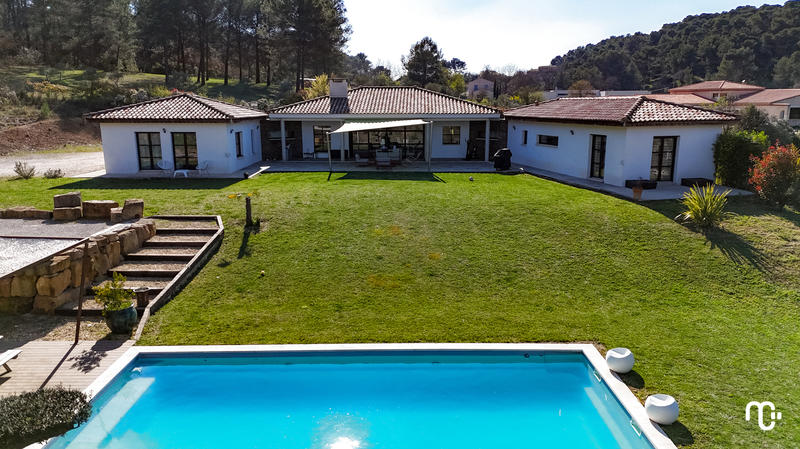 Maison - 177 m² - 5 pièces