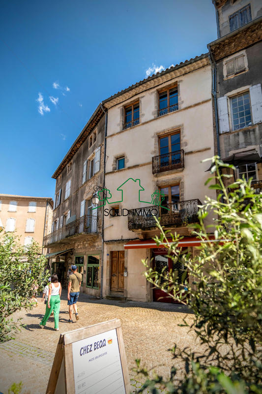 Appartement - 100 m² - 2 pièces