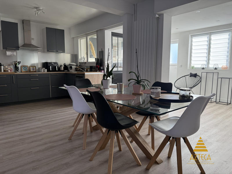 Maison - 98 m² - 5 pièces