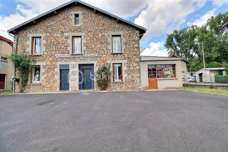 Maison de ville - 196 m² - 9 pièces