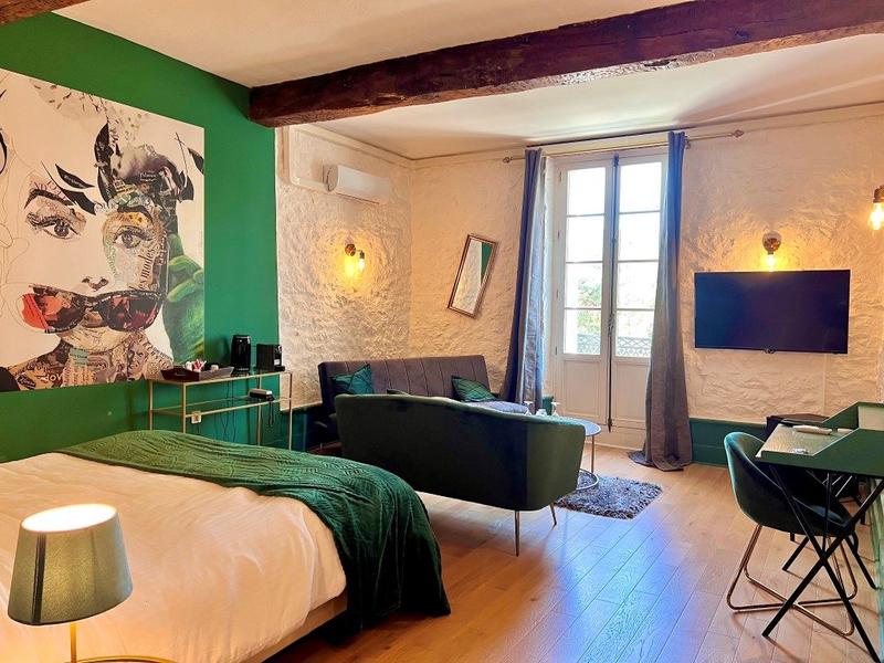 Château - 1 840 m² - 33 pièces