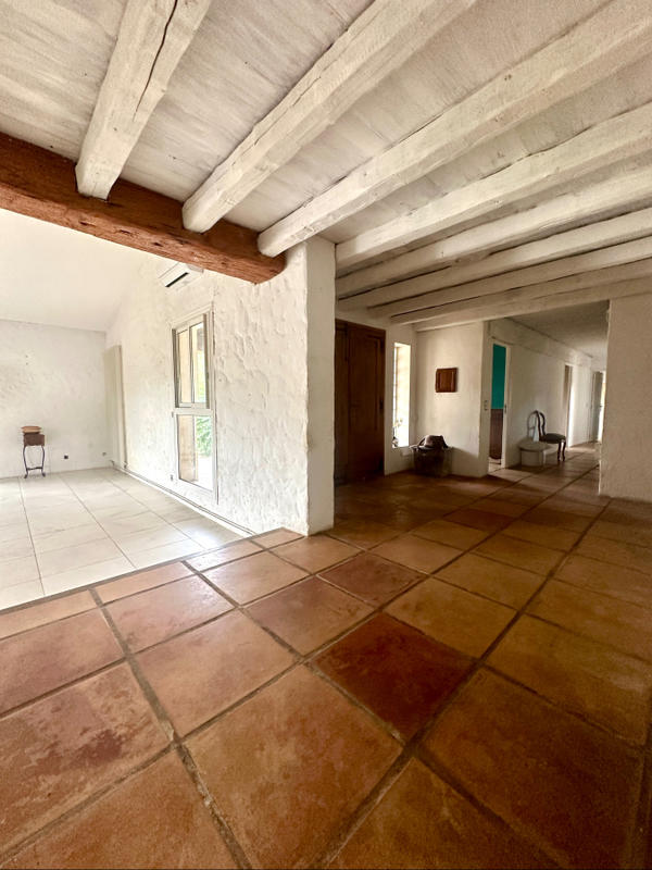 Maison - 300 m² - 4 pièces