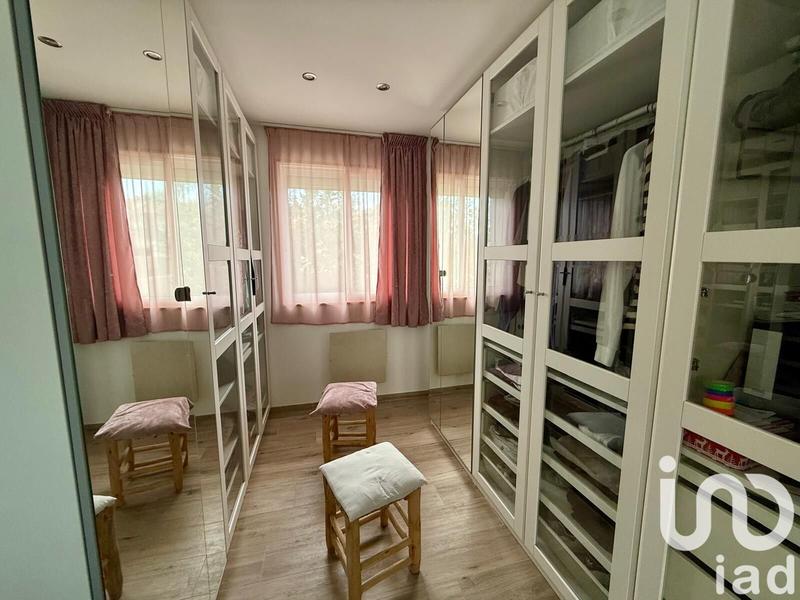 Maison - 240 m² - 9 pièces