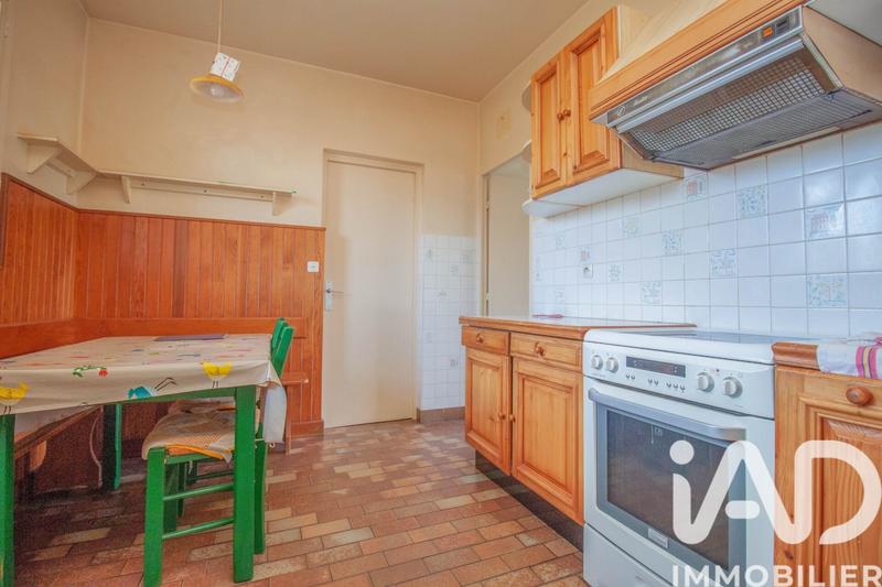 Maison - 230 m² - 7 pièces