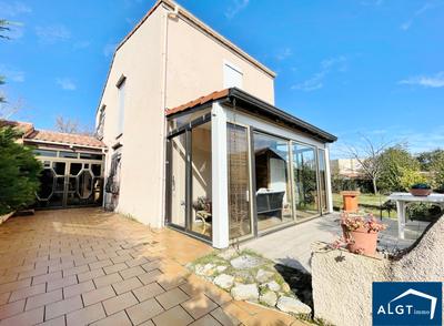 Maison - 96 m² - 5 pièces