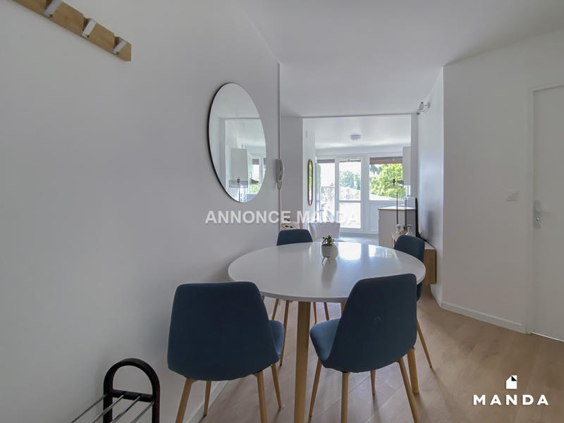 Chambre - 10 m² - 5 pièces