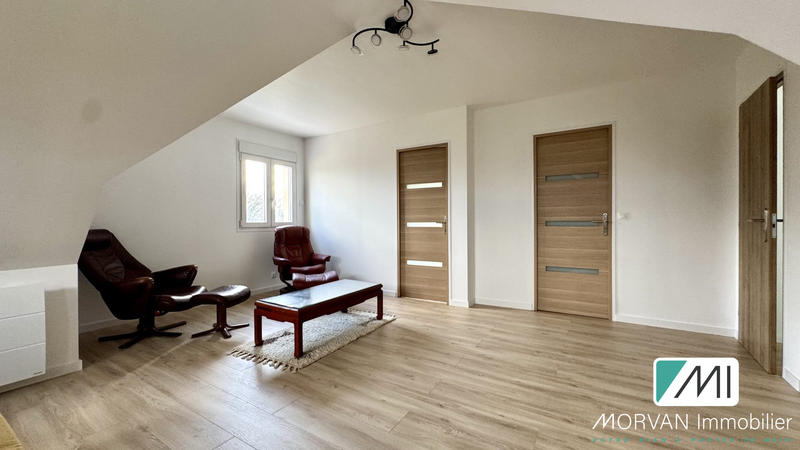 Maison - 228 m² - 8 pièces