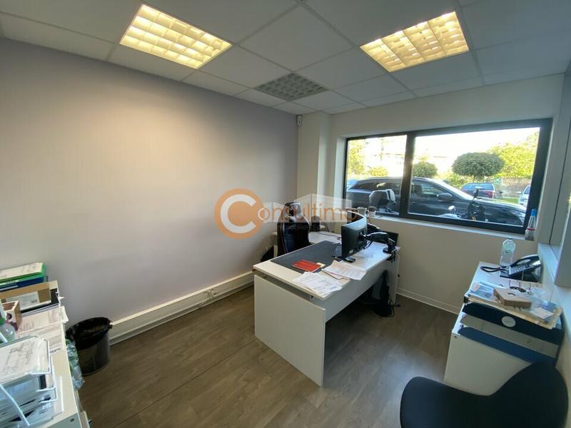Bureau - 179 m²